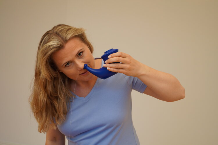 Lavage nasal et pot neti